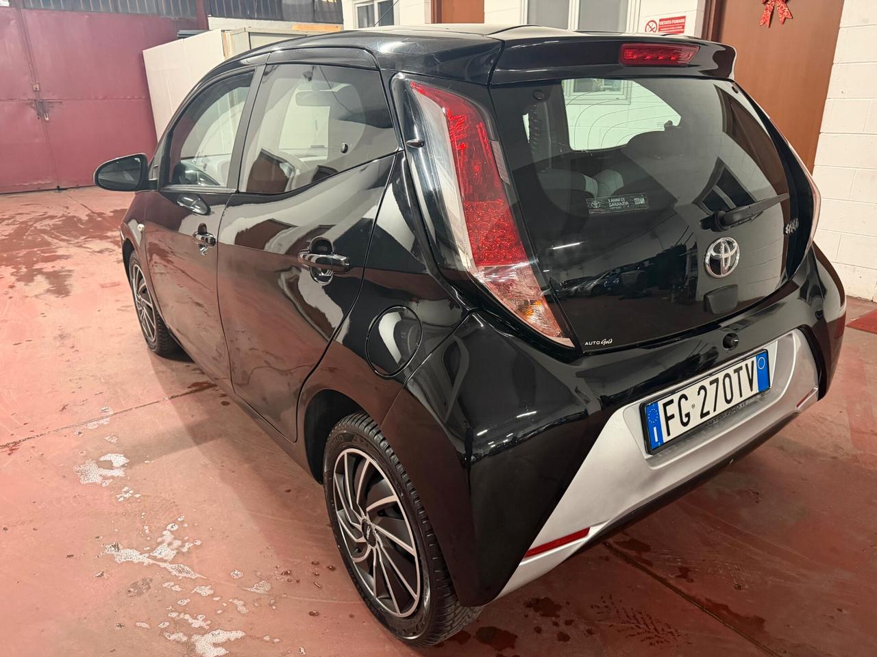 Toyota Aygo 1.0 VVT-i 69 CV 5P X-BLACK TSS NEOPAT