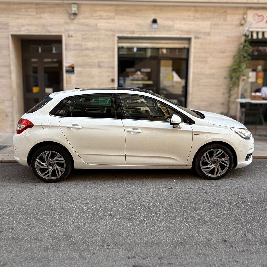 Citroen C4 1.6 e-HDi 110 **CAMBIO AUTOMATICO**