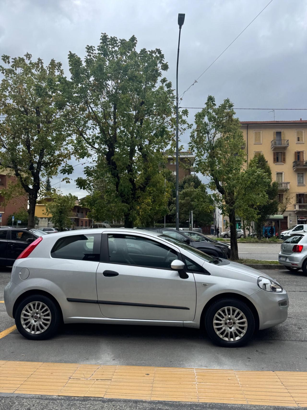 Fiat Punto 1.2 Street GPL appena revisionato