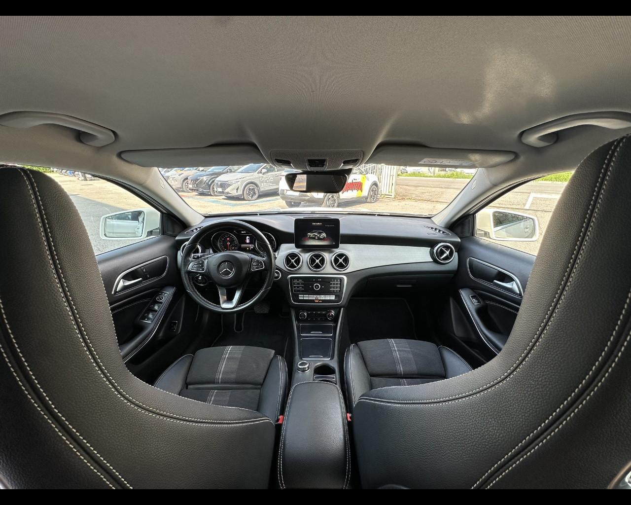 Mercedes-Benz GLA (X156) - GLA 200 d Automatic 4Matic Sport
