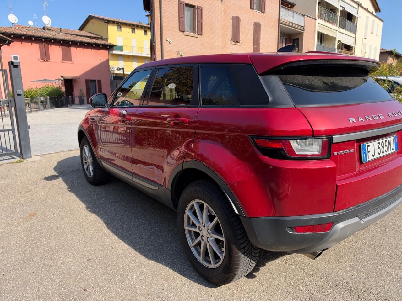 Land Rover Range Evoque 2.0 TD4 180 CV 5p. Pure