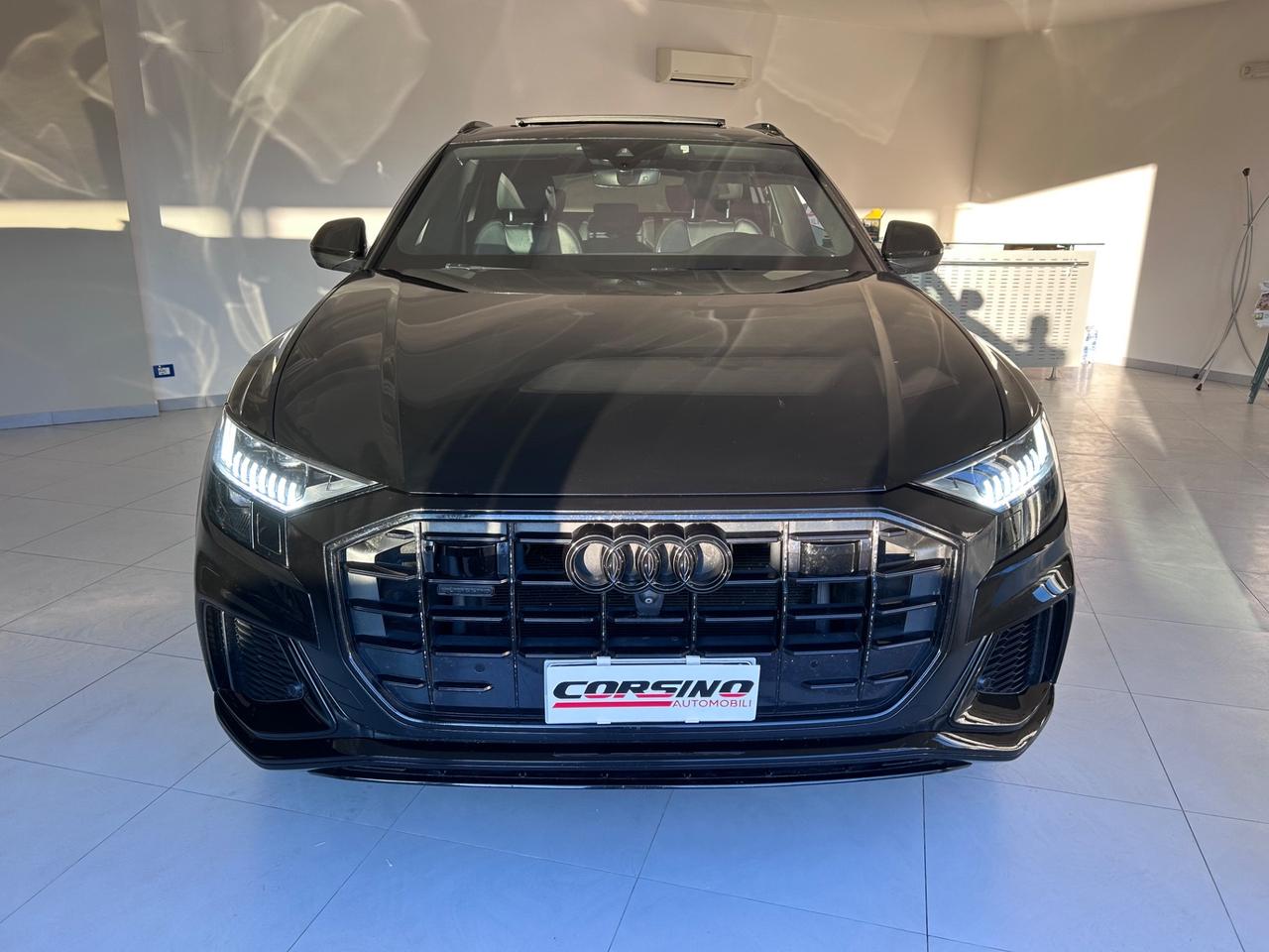 Audi Q8 50 TDI 286 CV quattro Sport black Edition