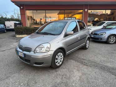 Toyota Yaris 1.0i 16V cat 5 porte Sol