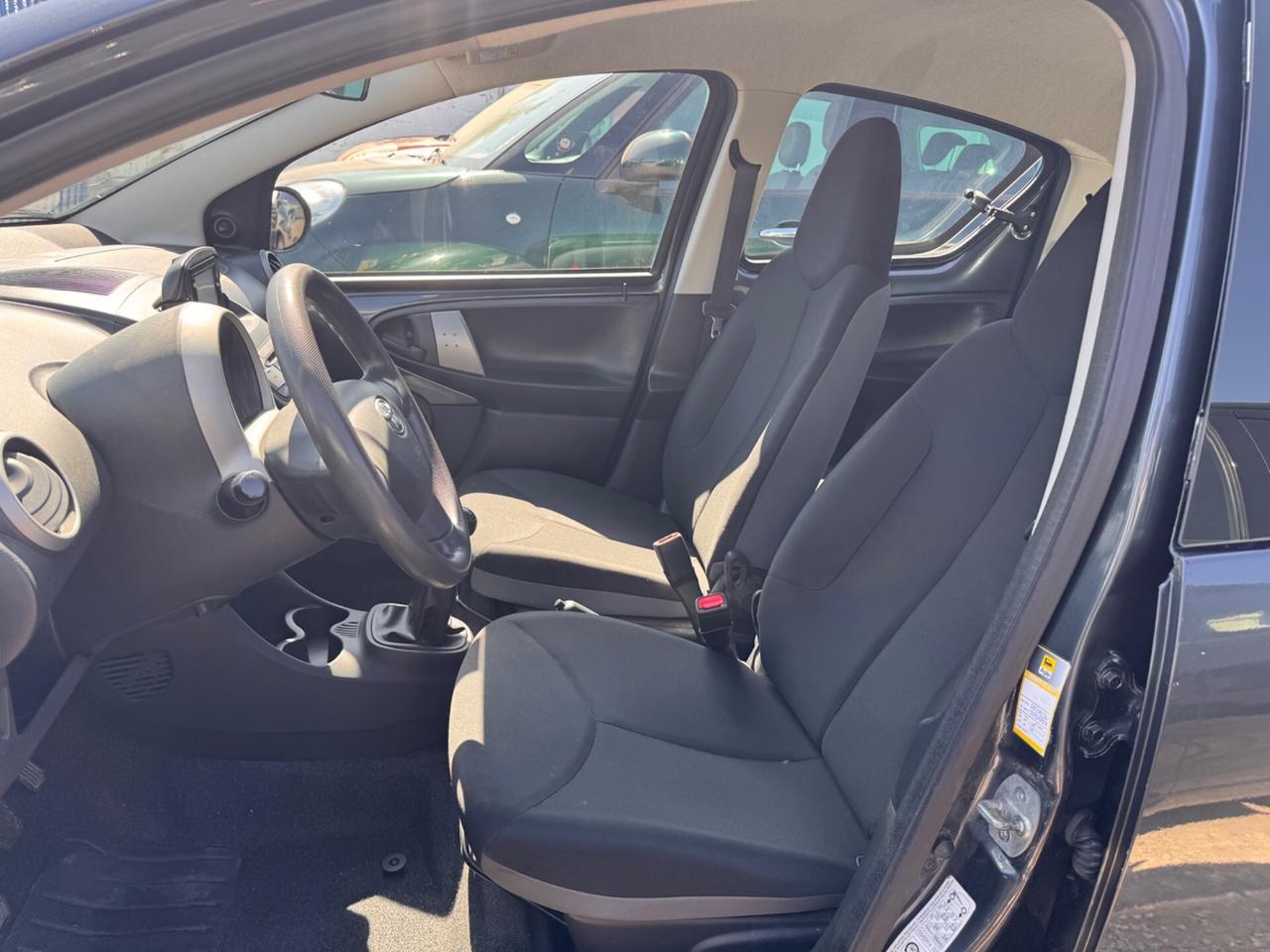 Toyota Aygo 1.0 VVT-i 5 porte “NAVI-LED”