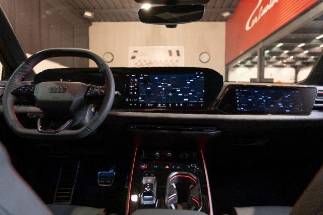 AUDI A6 Avant TFSI 270 kW S tronic quattro S line edition.