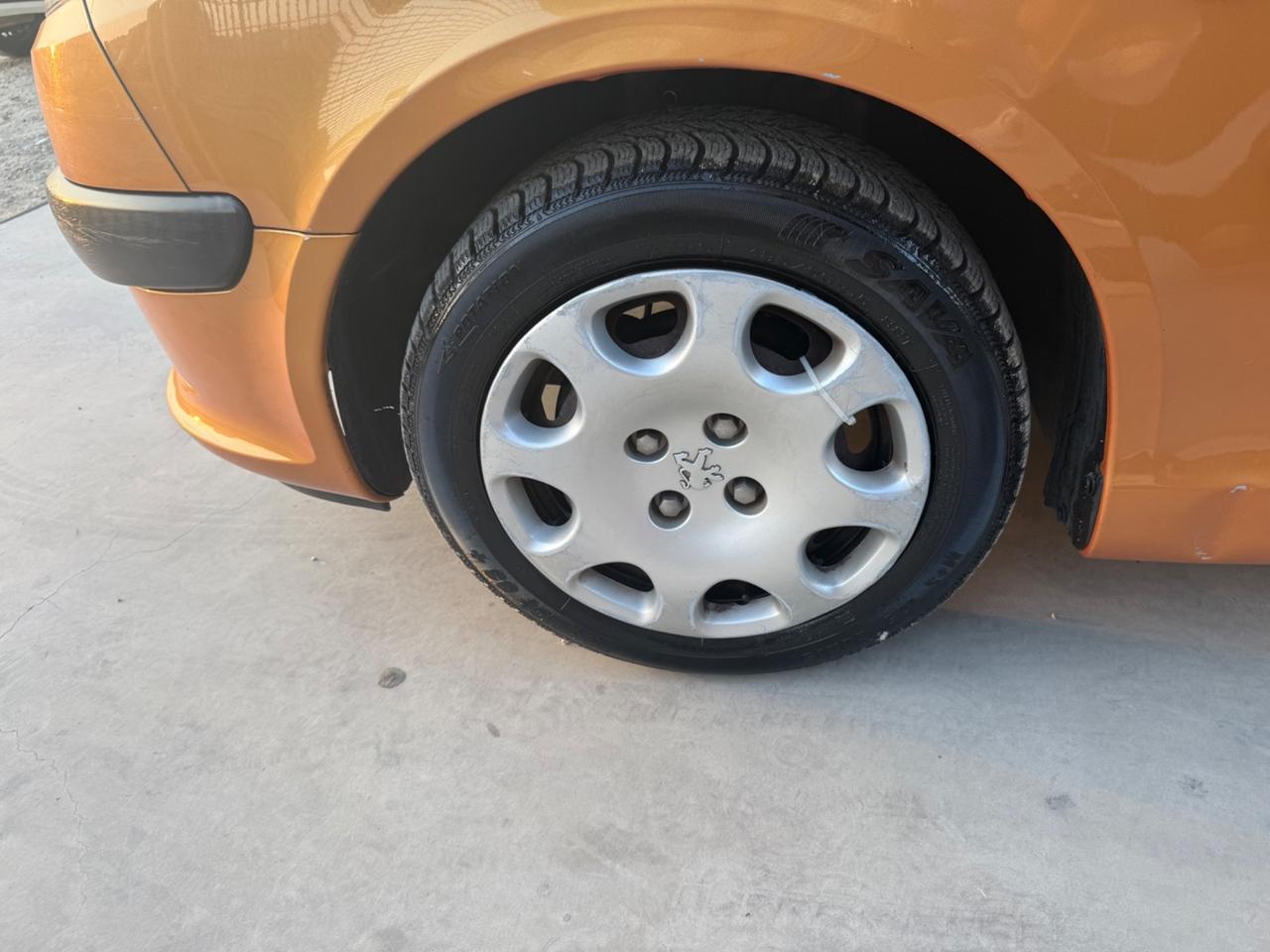 Peugeot 1007 BENZINA PER NEO PATENTATI