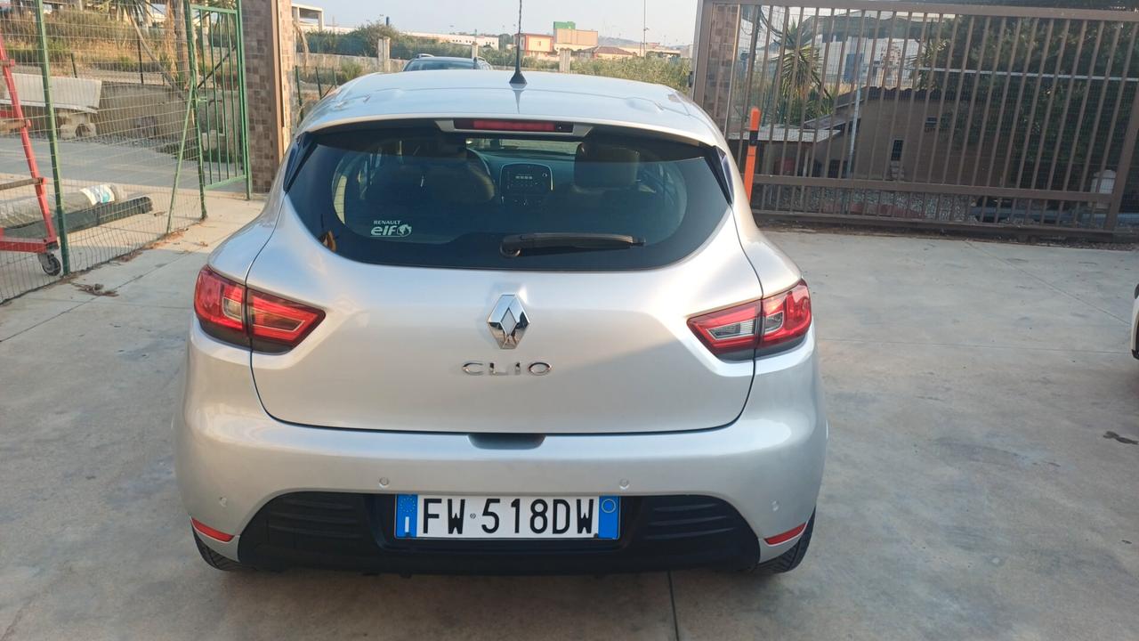 Renault Clio dCi 8V 90 CV 5 porte Moschino Intens