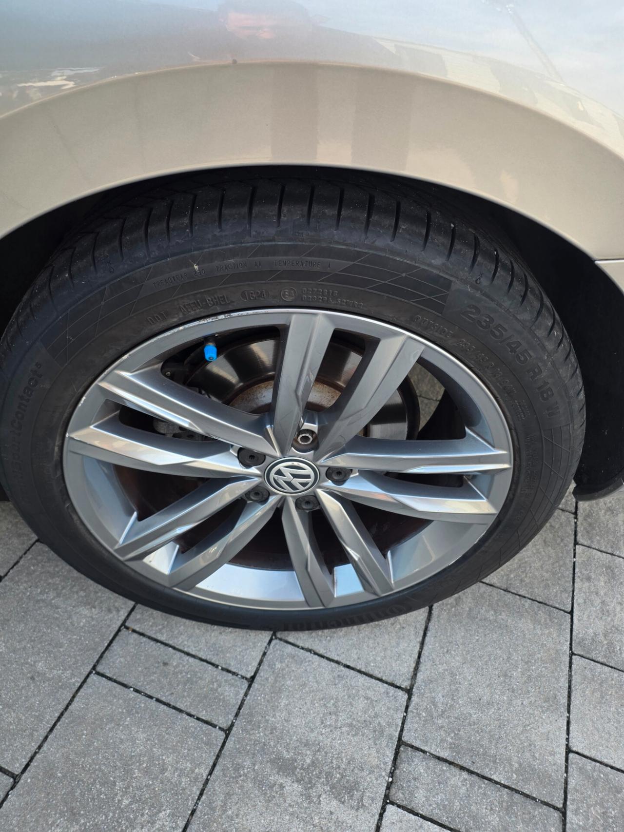 Volkswagen Passat 2.0 TDI DSG Highline BlueMotion Technology