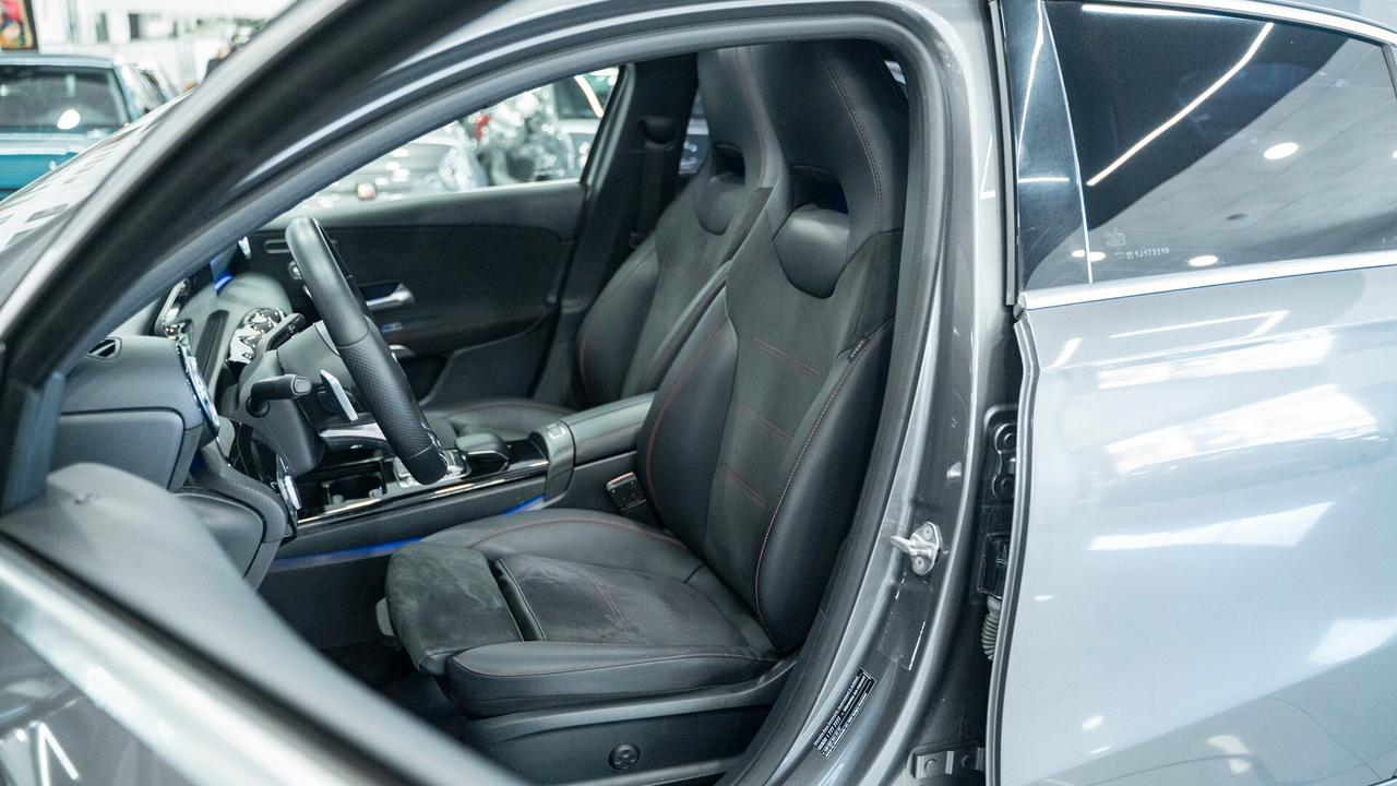 Mercedes-benz A 180 D PREMIUM PLUS AMG TETTO PACK LUCI MULTIBEAM FULL OPTIONAL