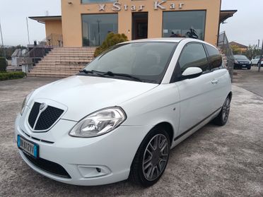 Lancia Ypsilon 1.3 MJT 105 CV Sport MomoDesign