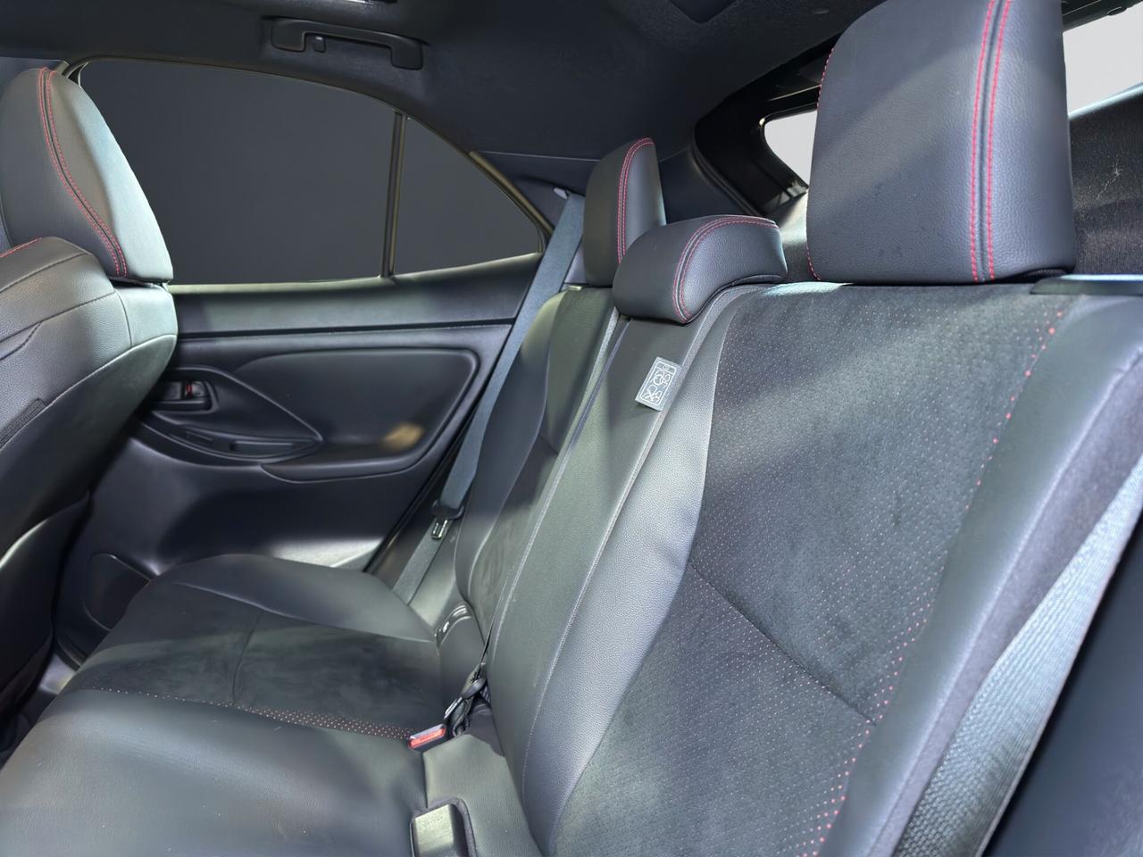 Toyota Yaris Cross 1.5 Hybrid 5p. E-CVT GR SPORT Black Sky