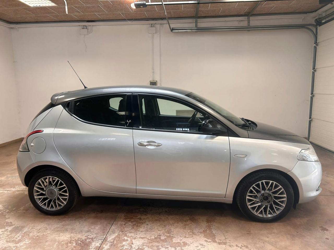 Lancia Ypsilon 1.2 69 CV 5 porte S&S Platinum