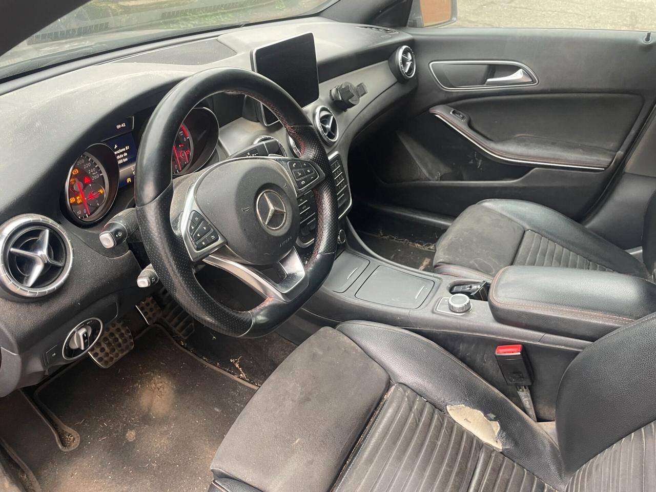 Mercedes-benz CLA 220 d Automatic Sport VETTURA PER COMMERCIANTI