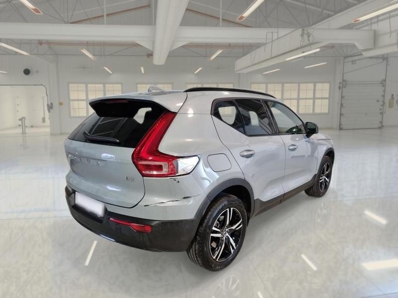 VOLVO XC40 B3 automatico Plus Dark