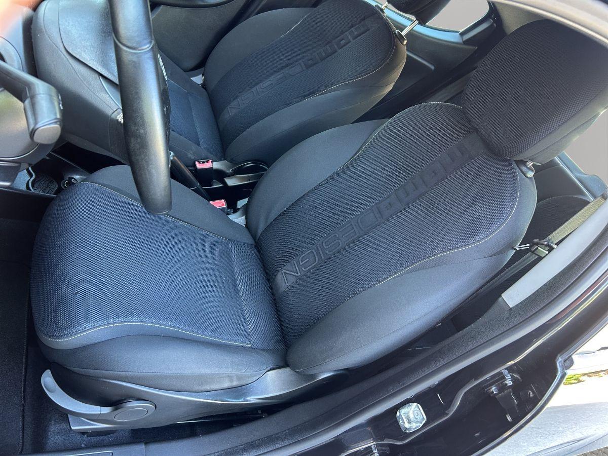 LANCIA - Ypsilon S - 1.3 MJT 95 CV 5p. S&S MOMO DESIGN