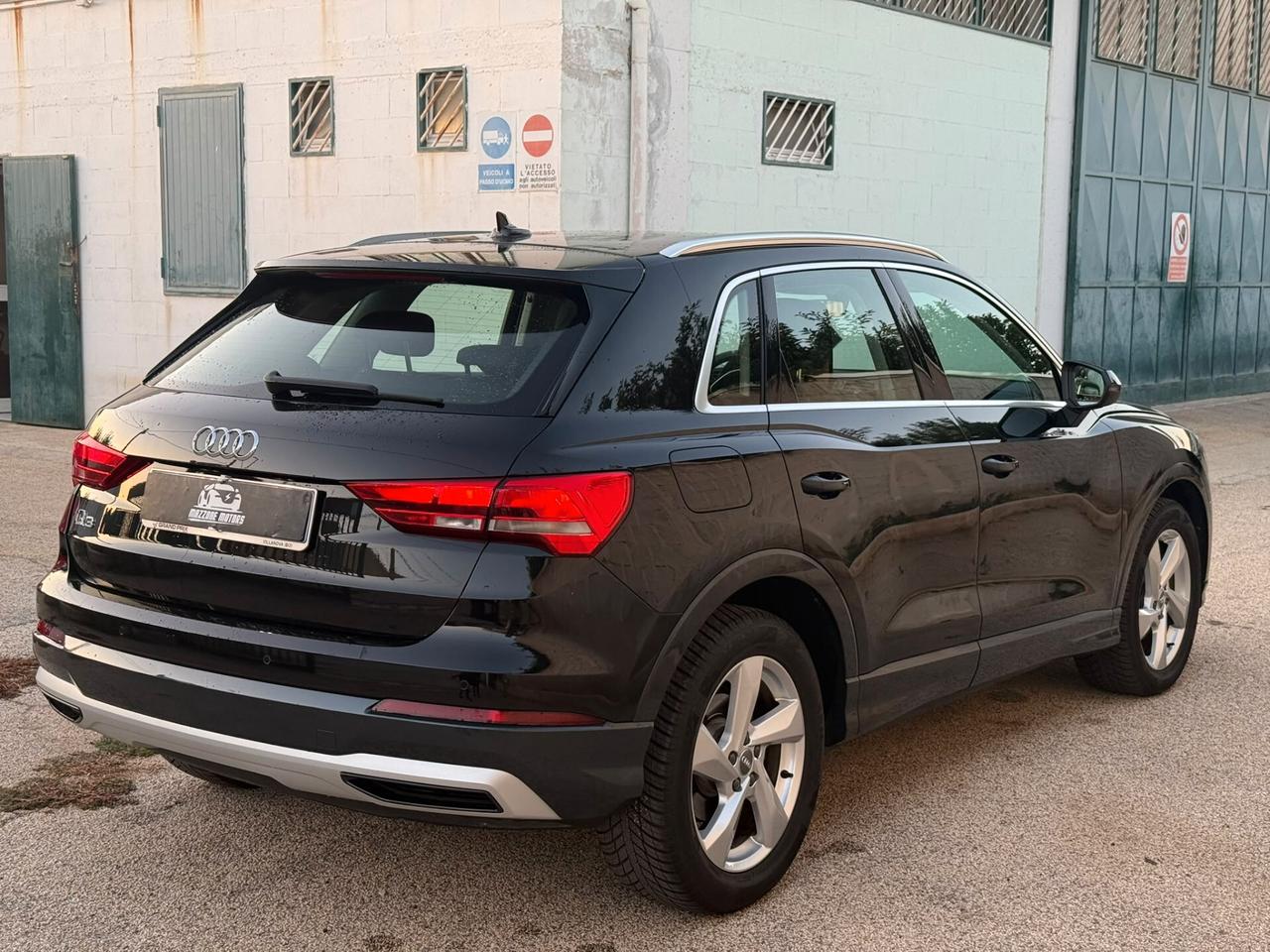 Audi Q3 S tronic Business