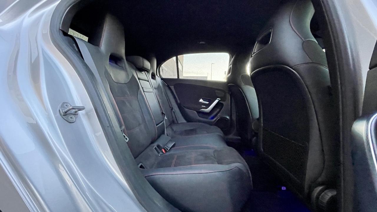 MERCEDES-BENZ CLASSE A250 2.0 PREMIUM 4-MATIC 224CV - ALCANTARA, SEDILI RISCALDABILI, PACCHETTO LUCI