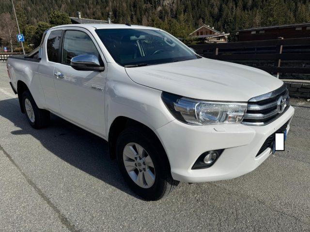 TOYOTA Hilux 2.4 D-4D 4WD 2 porte Extra Cab Lounge