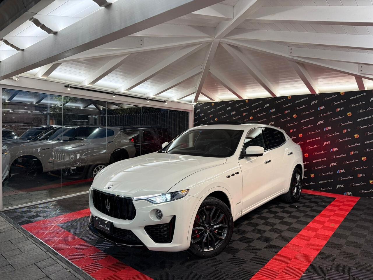 Maserati Levante V6 Diesel 275 CV Q4 Gransport