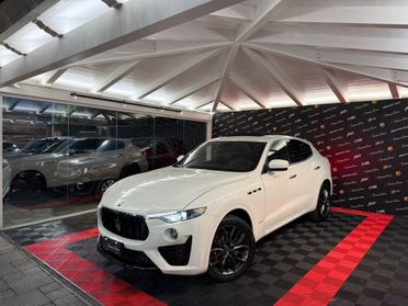 Maserati Levante V6 Diesel 275 CV Q4 Gransport