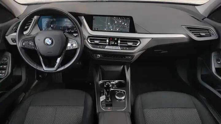 Bmw 118d 5p. Business Advantage