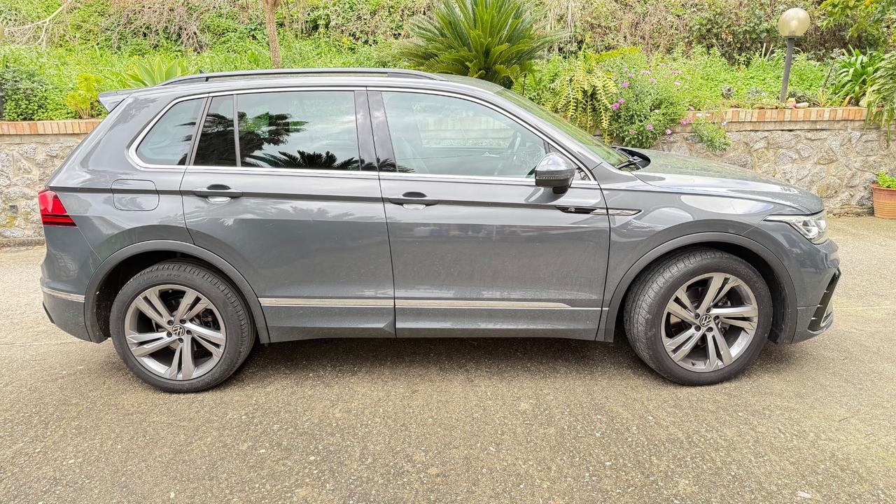 Volkswagen Tiguan 2.0 TDI 150 CV SCR DSG R-Line
