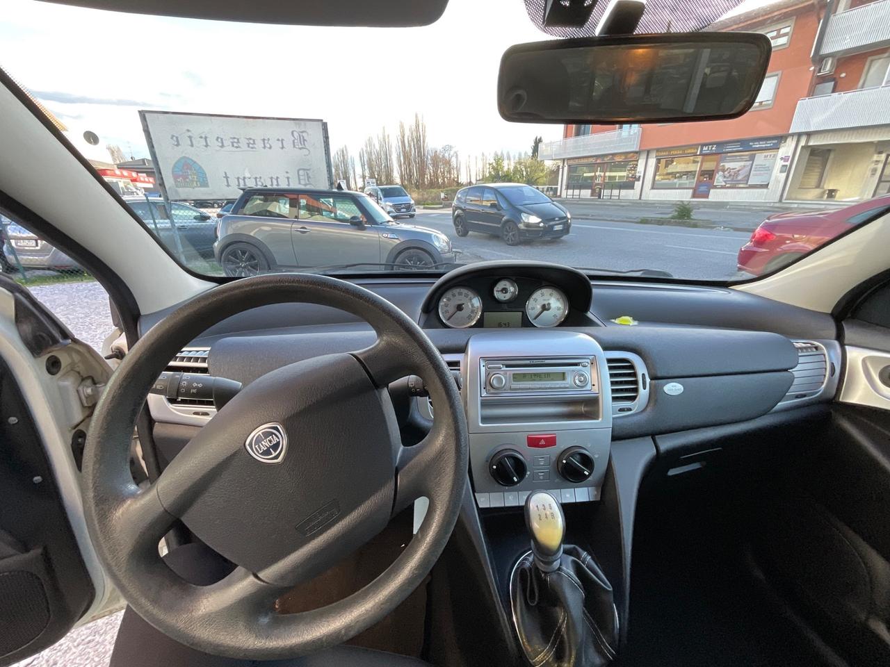 Lancia Ypsilon 1.2 69 CV Diva