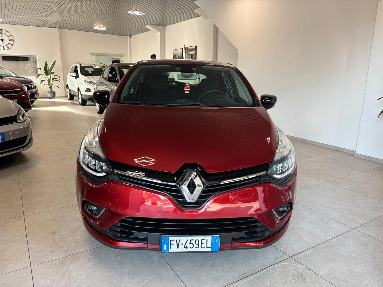 Renault Clio TCe 12V 90 CV 5 porte Moschino Intens