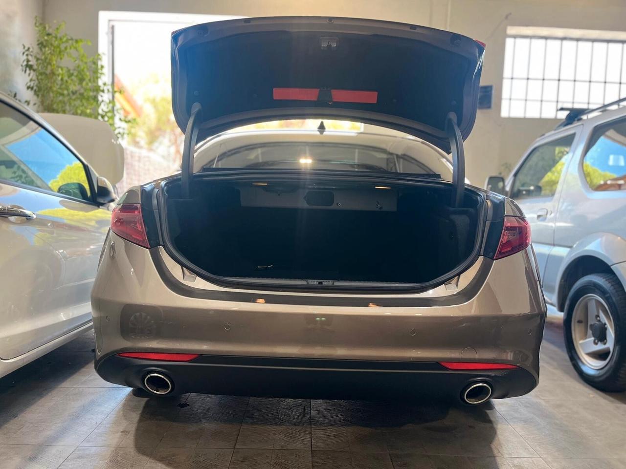 ALFA ROMEO GIULIA 2.2 Turbodiesel 180 CV 102340KM *UNICOPRO*