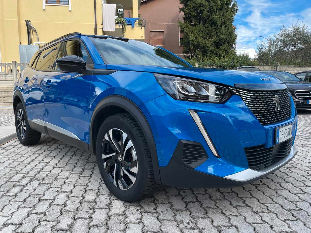 Peugeot 2008 1.2 puretech Allure AUTOMATICA NESSUN VINCOLO