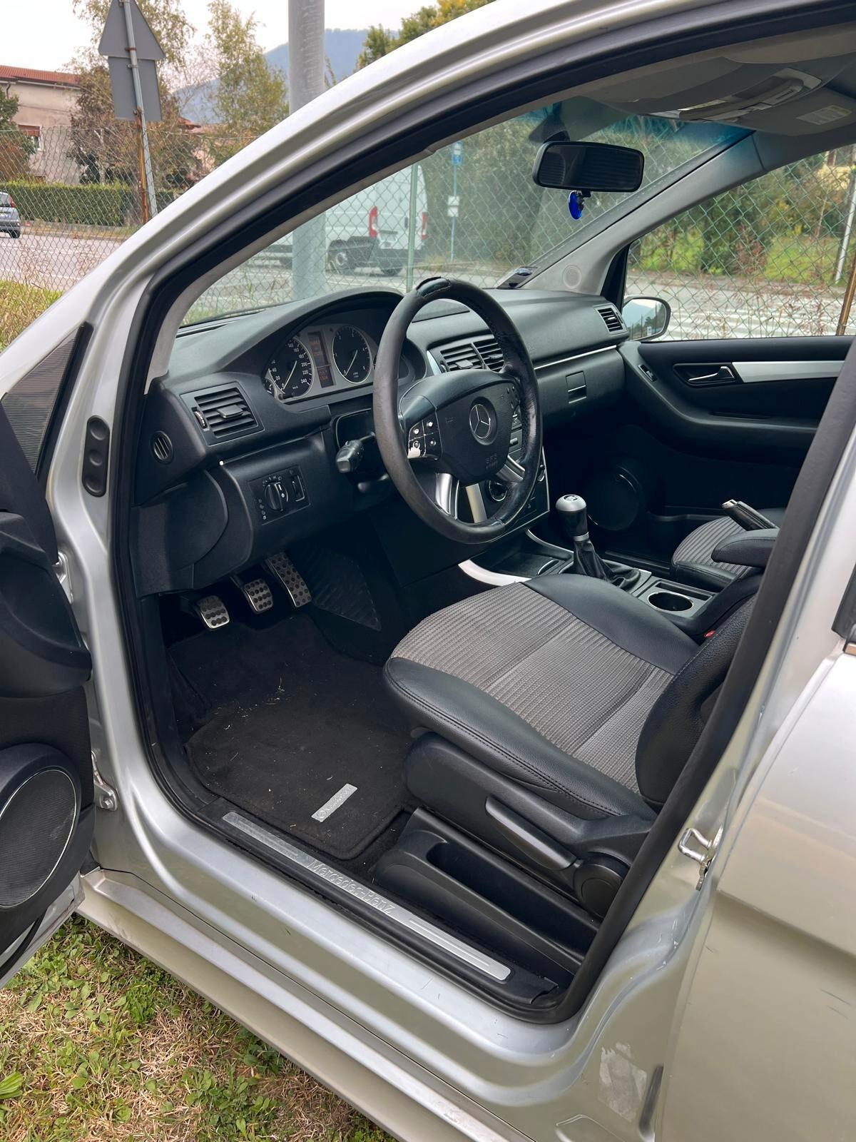 Mercedes-benz B 180 CDI X neopatentati