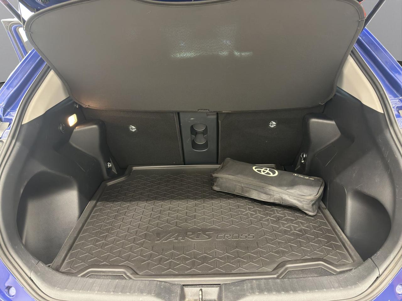 Toyota Yaris Cross 1.5h Lounge fwd 116cv e-cvt