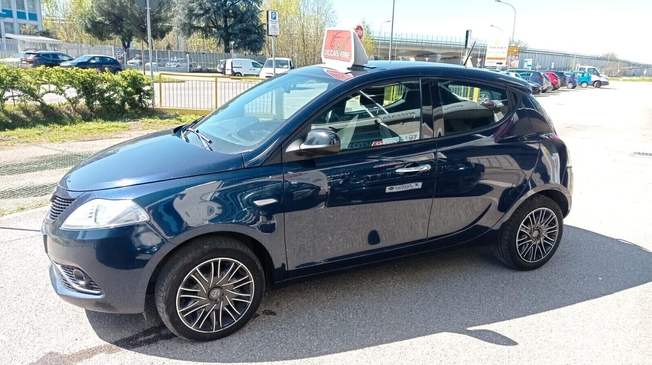 Lancia Ypsilon 1.2 69 CV 5 porte S&S Elefantino Blu