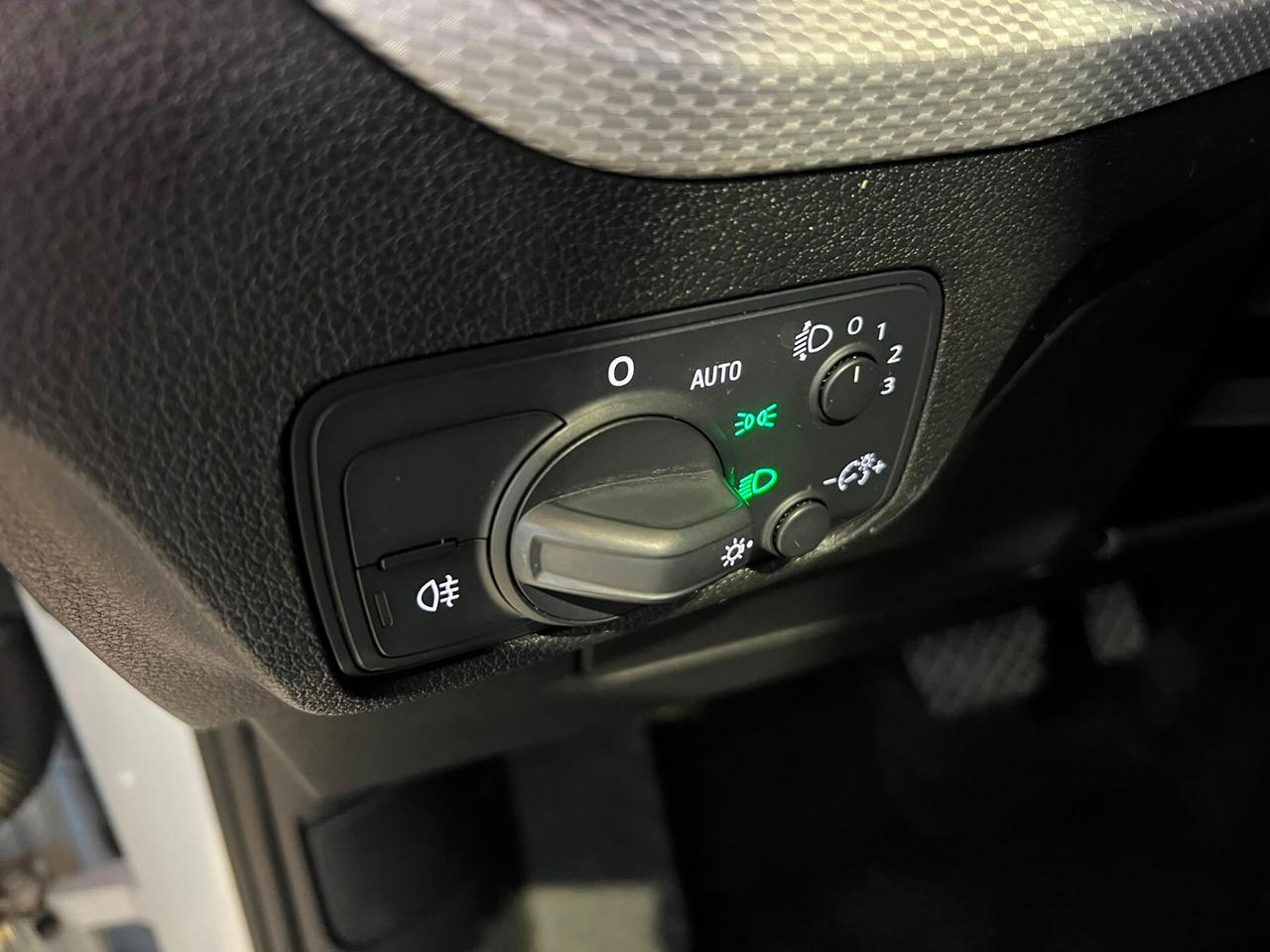 Audi Q2 30 TDI Business 2019