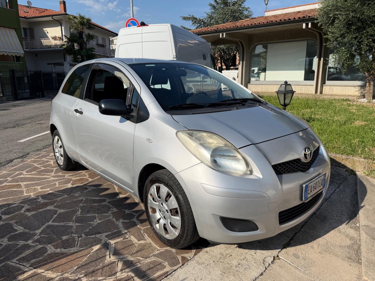 Toyota Yaris 1.0 3 porte Sol