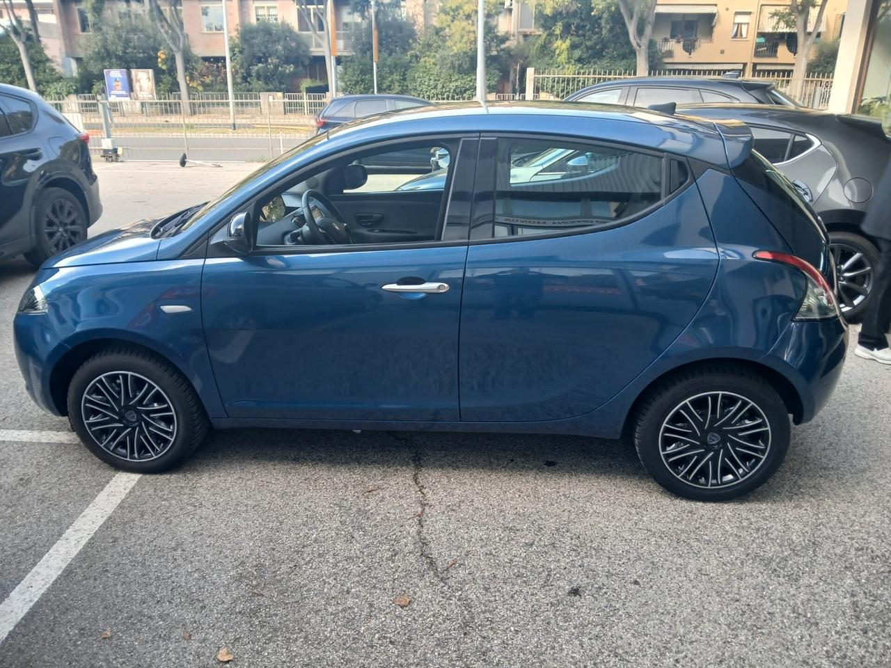 Lancia Ypsilon 1.0 FireFly 5 porte S&S Hybrid Gold