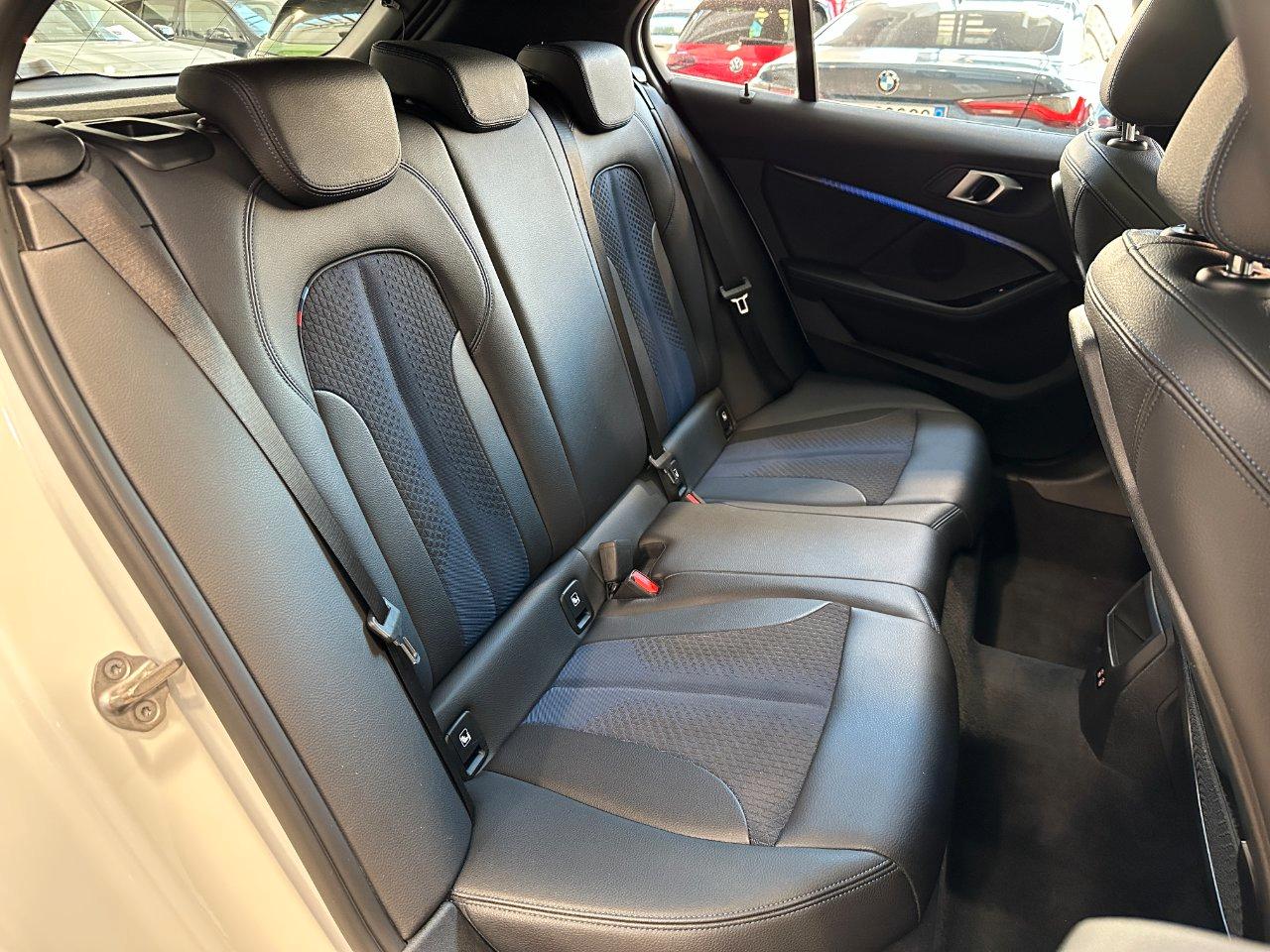 BMW 118 d Msport Auto - Tetto - Camera - Carplay - Live Cockpit-IVA