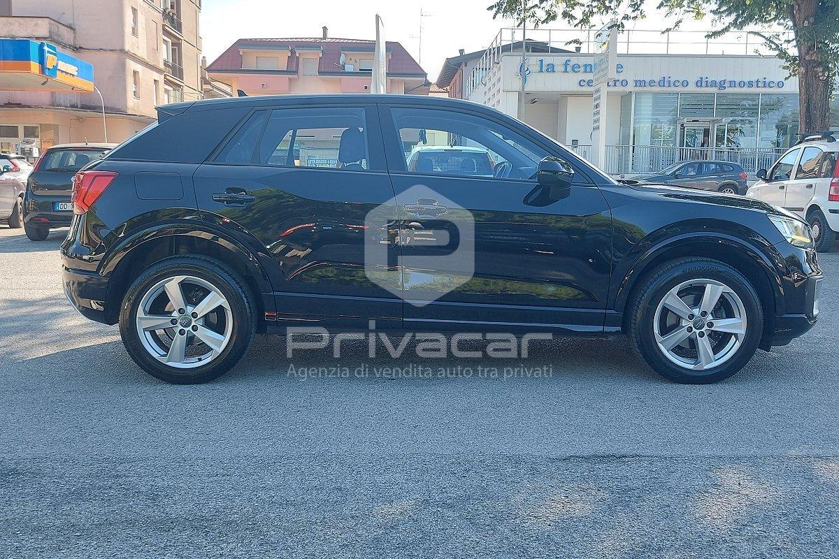 AUDI Q2 30 TDI S tronic Identity Black