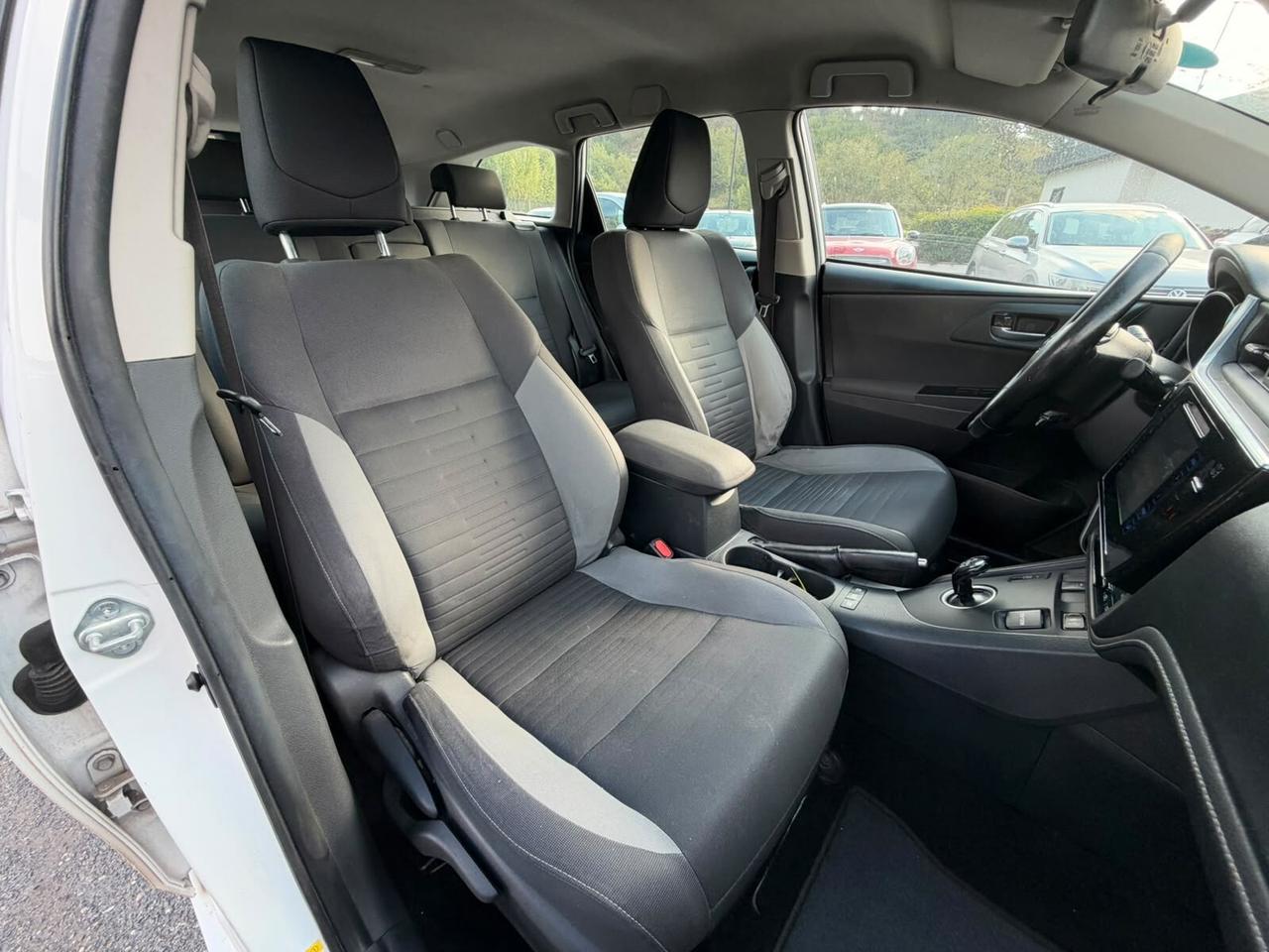 Toyota Auris Touring Sports 1.8 Hybrid Active