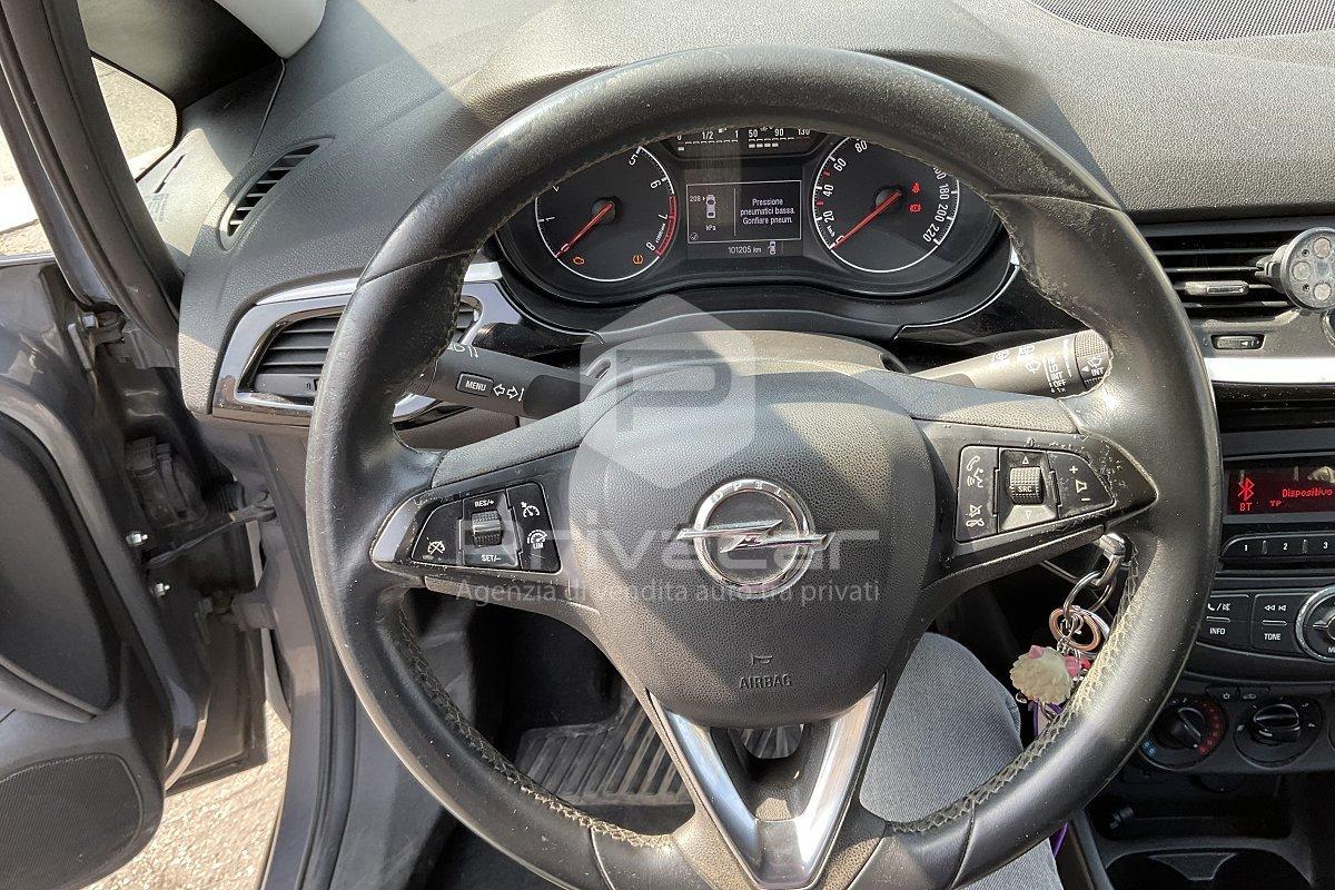 OPEL Corsa 1.2 Coupé b-Color