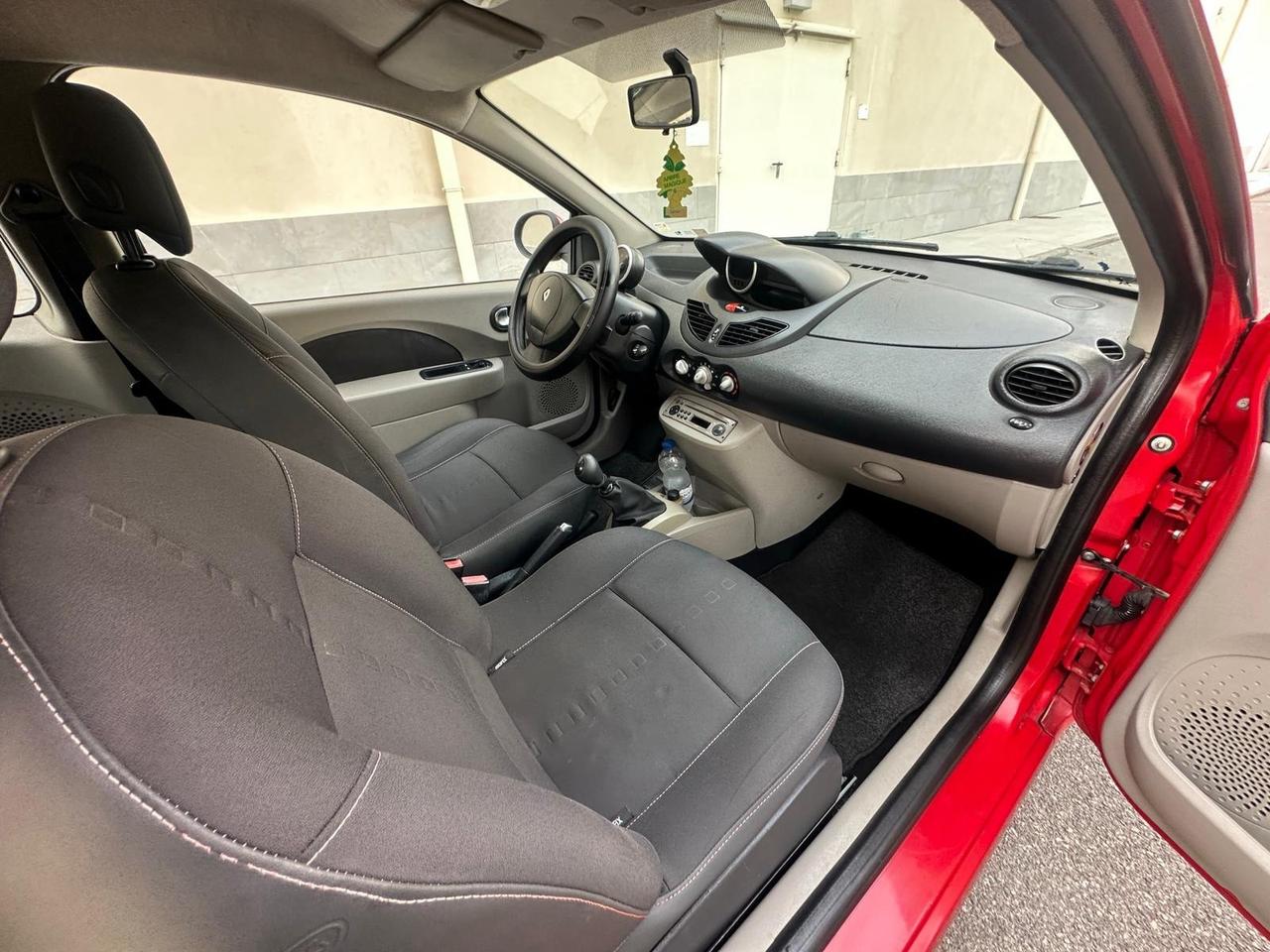 Renault Twingo 1.2 16V Initiale