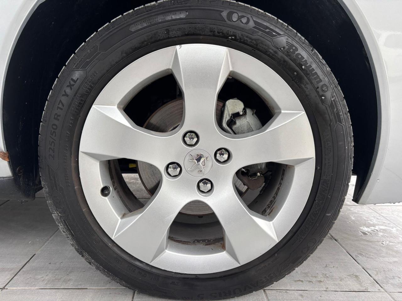 Peugeot 3008 1.6 HDi 115CV Business