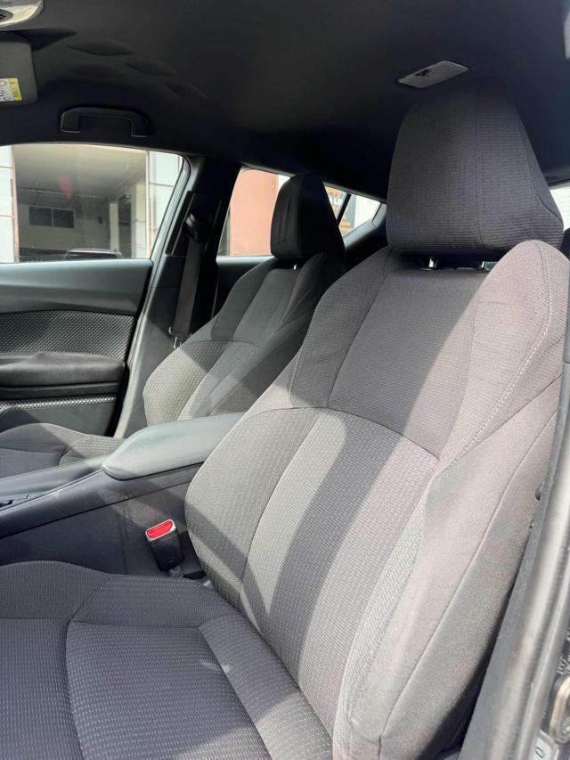 TOYOTA C-HR 1.8 Hybrid E-CVT Active