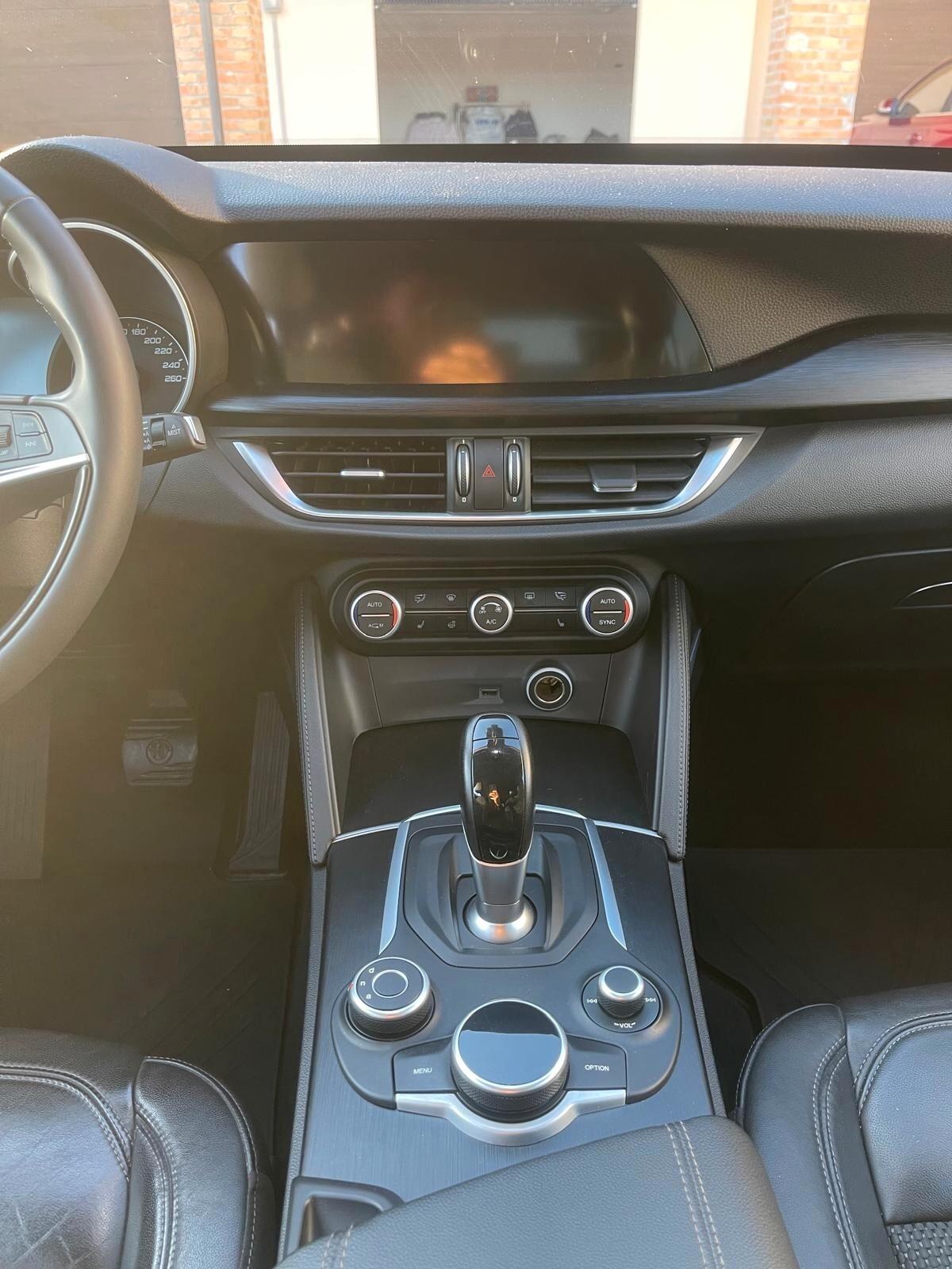 Alfa Romeo Stelvio 2.0 Turbo 200 CV AT8 Q4 Executive