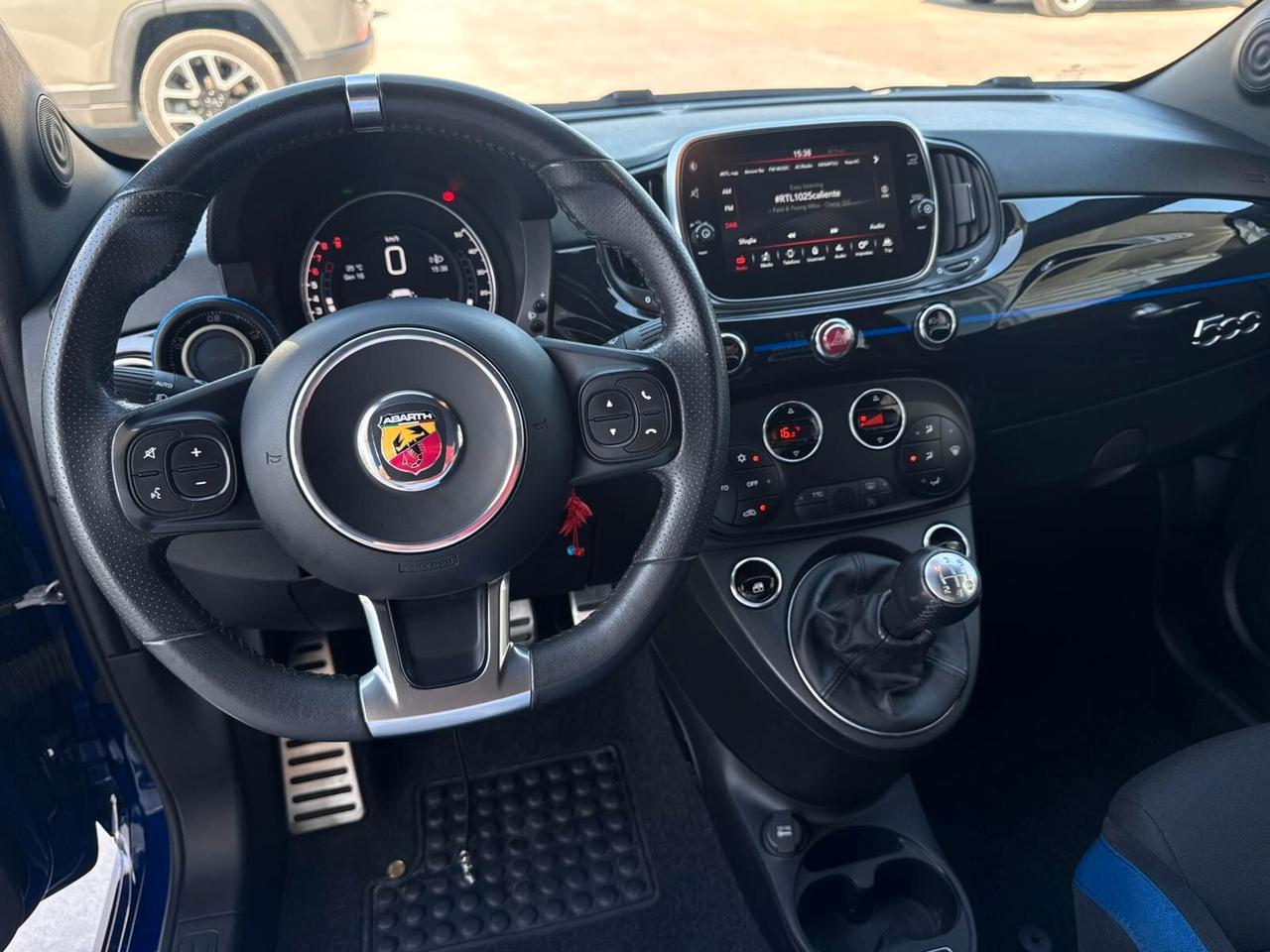 Abarth 595 1.4 Turbo T-Jet 165 CV Monster Energy Yamaha