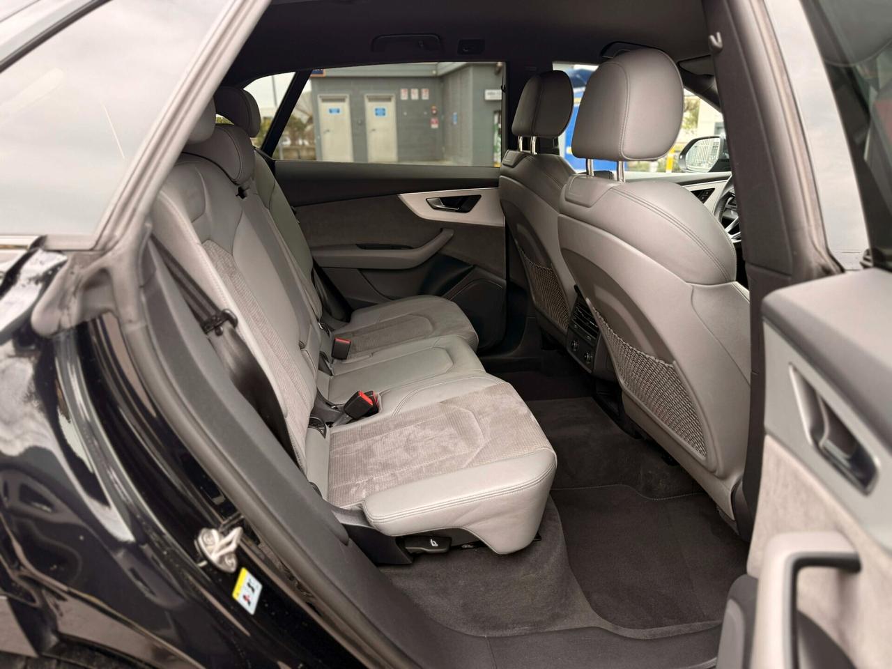 Audi Q8 50 TDI IDENTITY BLACK/23" RSQ8/PELLE