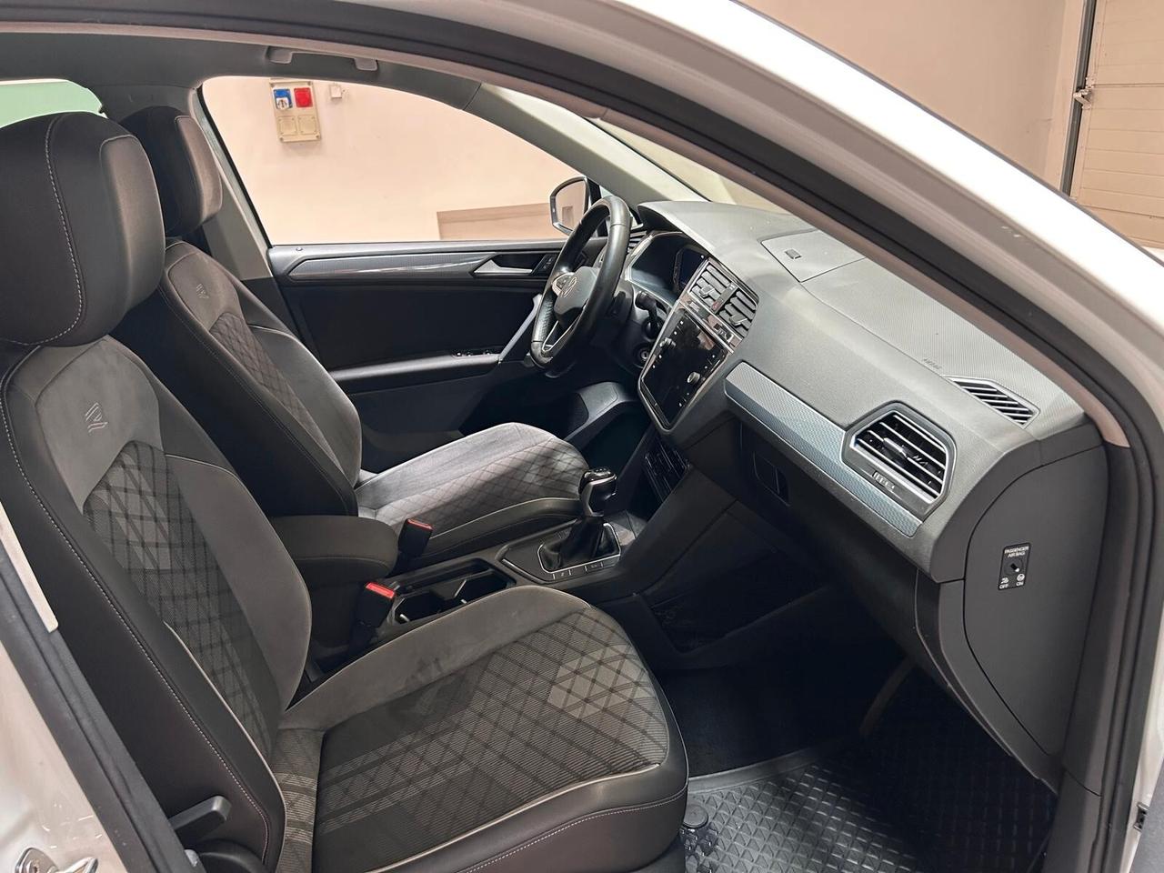 Volkswagen Tiguan 2.0 TDI 150CV SCR DSG 4MOTION R-Line