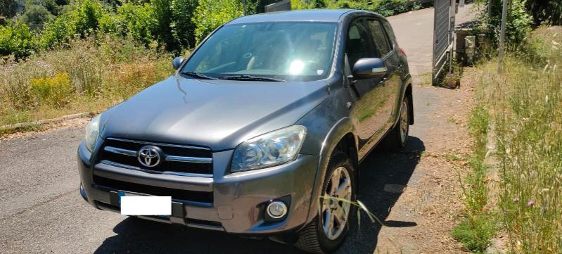 Toyota RAV4 5 Porte RAV4 2.2 d-cat Luxury 150cv auto dpf my09