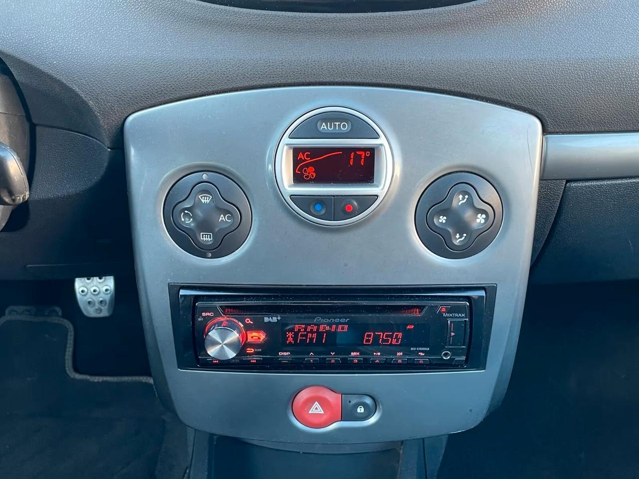 Renault Clio 2.0 16V 197 CV RS