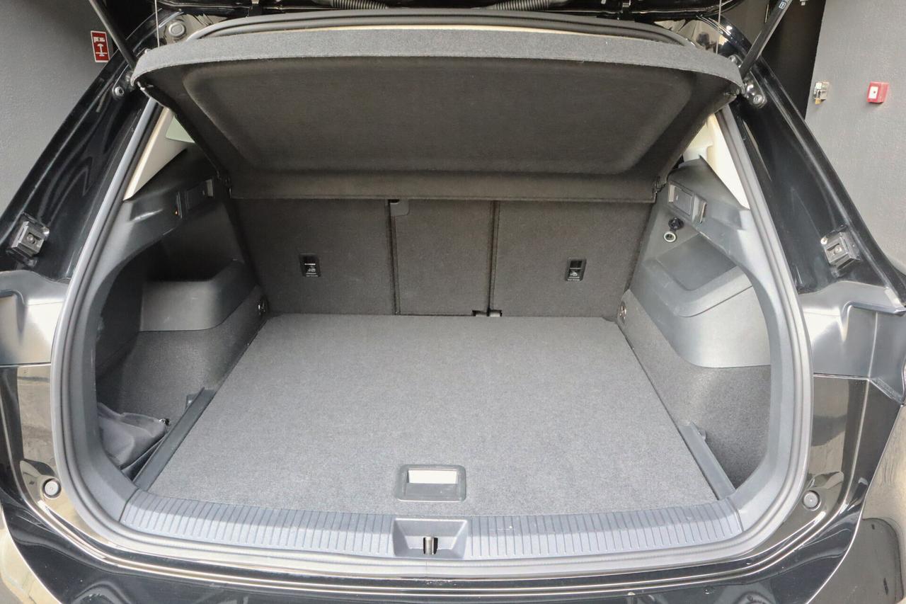 Volkswagen Tiguan 1.5 eTSI DSG GARANZIA VW SOLO 14.900 KM!